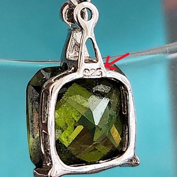 💎🟢 Sterling Silver .925 Green Swarovski Crystals Dangling Drop Earrings - Picture 5 of 11